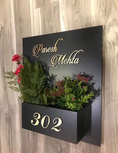 Modern Black Nameplate with Planter Box - 3D Gold Lettering